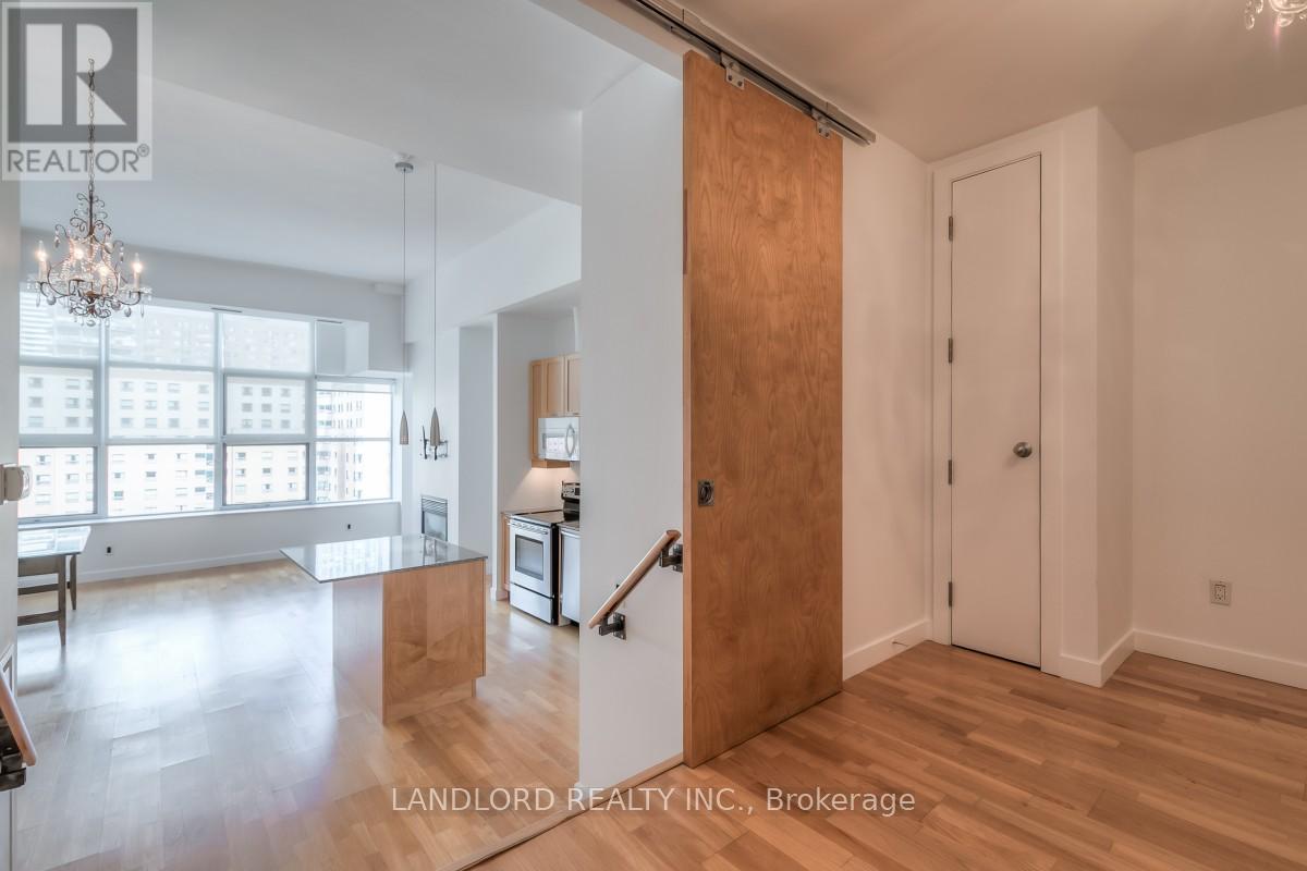 816 - 155 DALHOUSIE STREET, Toronto, Ontario