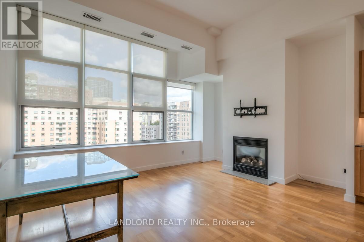816 - 155 Dalhousie Street, Toronto, Ontario  M5B 2P7 - Photo 4 - C12466441