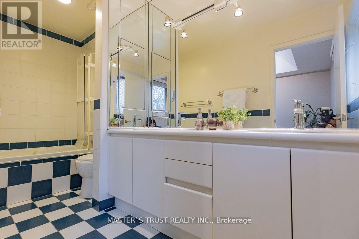 153 Banbury Road, Toronto, Ontario  M3B 2L7 - Photo 43 - C12466487