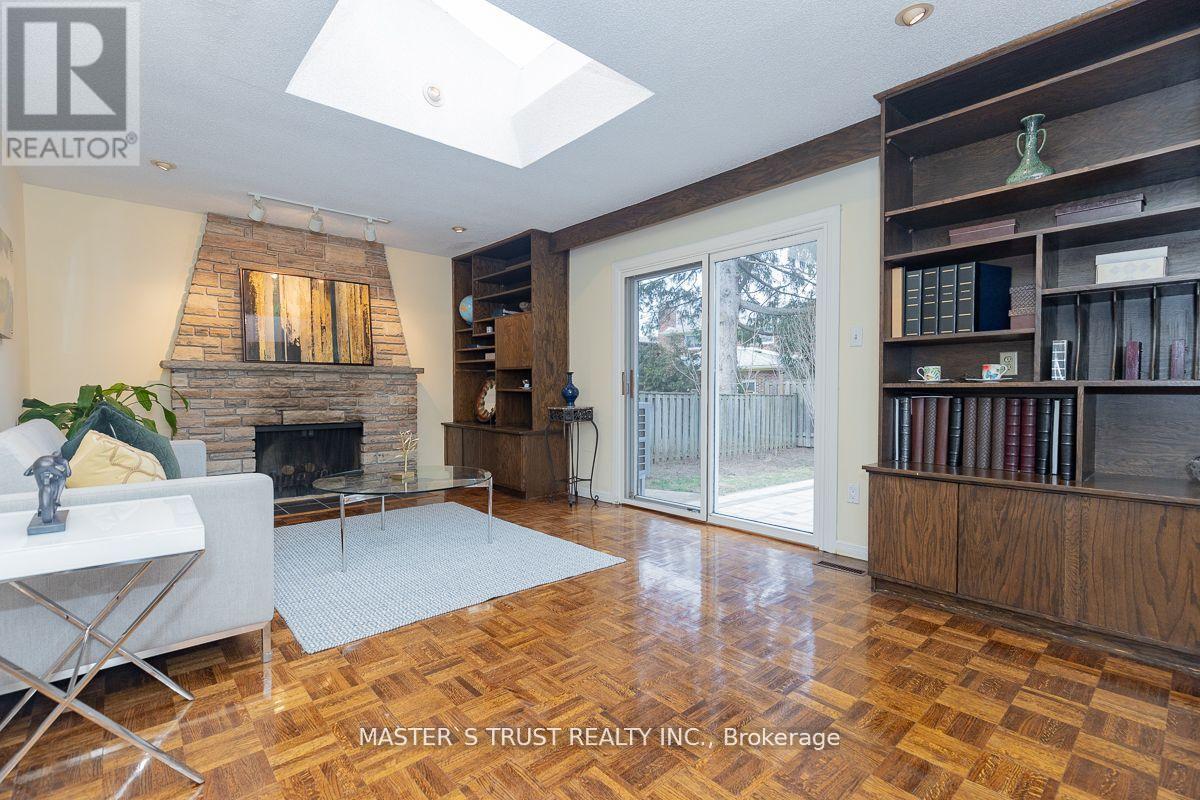 153 Banbury Road, Toronto, Ontario  M3B 2L7 - Photo 5 - C12466487