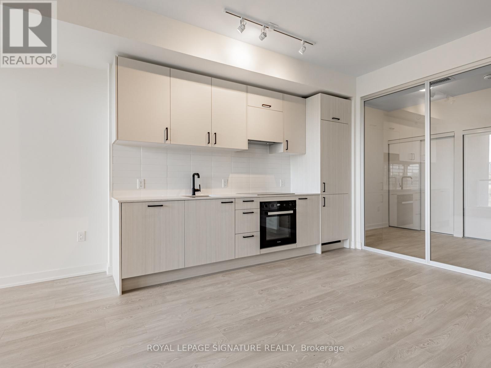 513 - 1 Kyle Lowry Road, Toronto, Ontario  M3C 0S6 - Photo 2 - C12466492