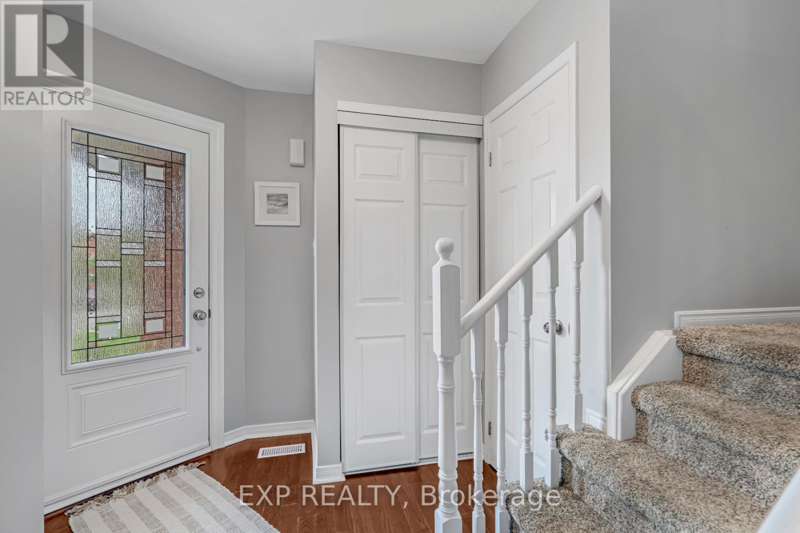 15 Smith Drive, Halton Hills, Ontario  L7G 5K7 - Photo 3 - W12217434