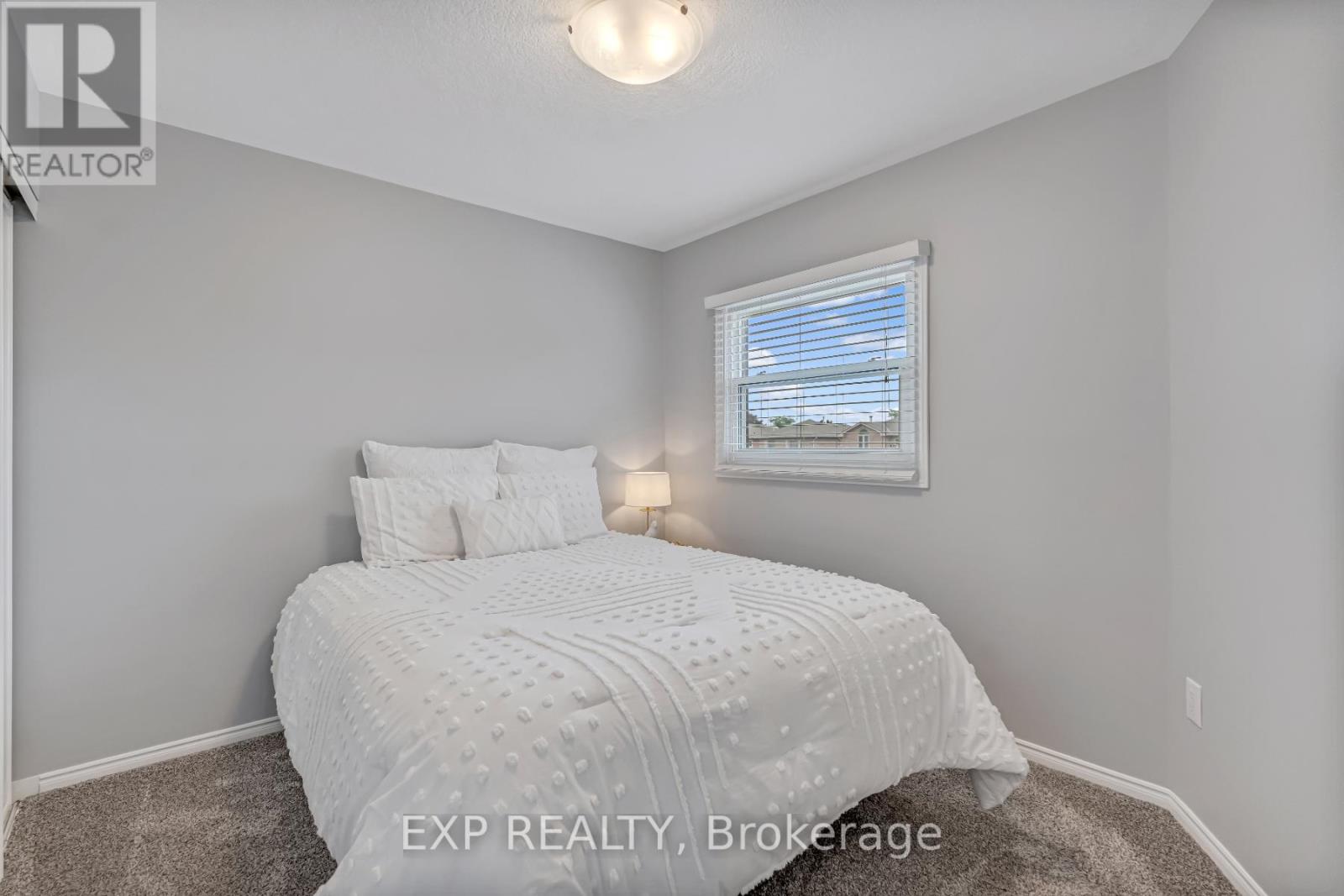 15 Smith Drive, Halton Hills, Ontario  L7G 5K7 - Photo 18 - W12217434