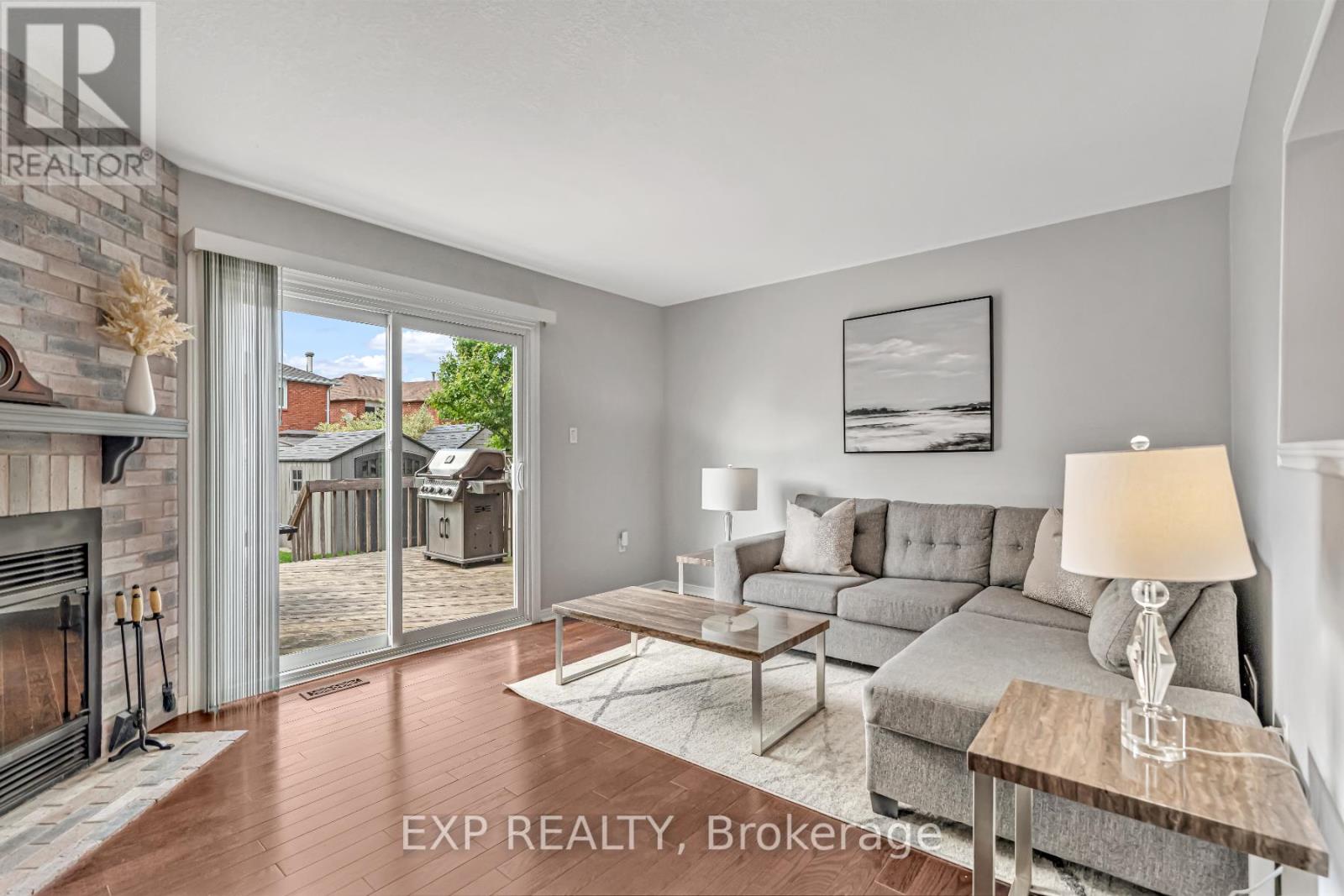 15 Smith Drive, Halton Hills, Ontario  L7G 5K7 - Photo 11 - W12217434
