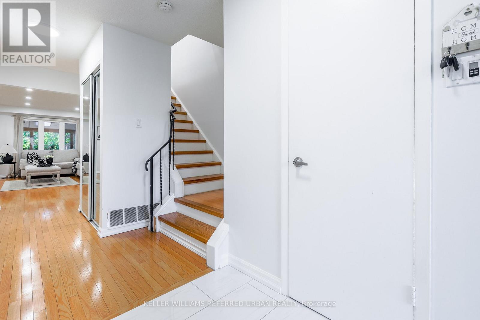 84 Lowry Square, Toronto, Ontario  M1B 1N6 - Photo 5 - E12466367