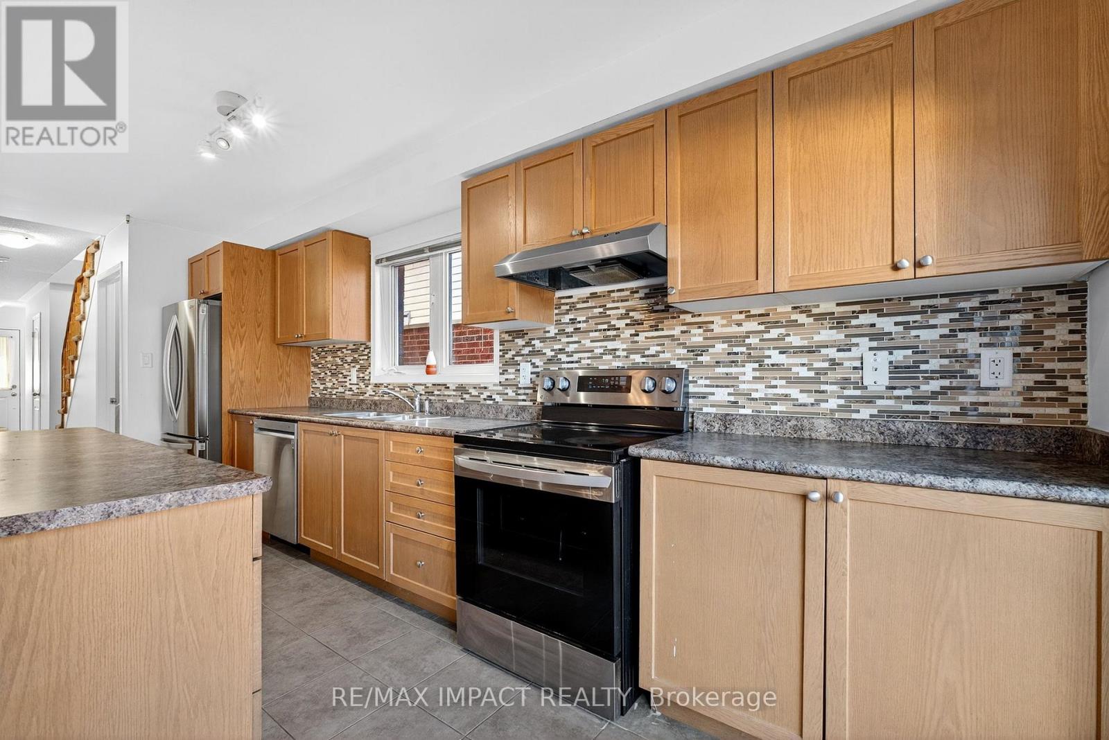1384 Rennie Street, Oshawa, Ontario  L1K 0H1 - Photo 9 - E12466426