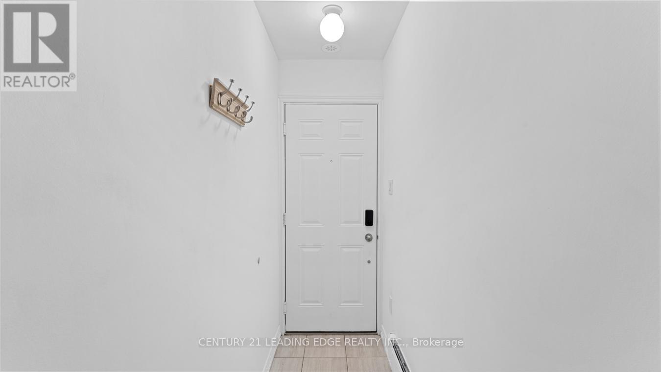 1779 Rex Heath Drive, Pickering, Ontario  L1X 0E4 - Photo 6 - E12466486