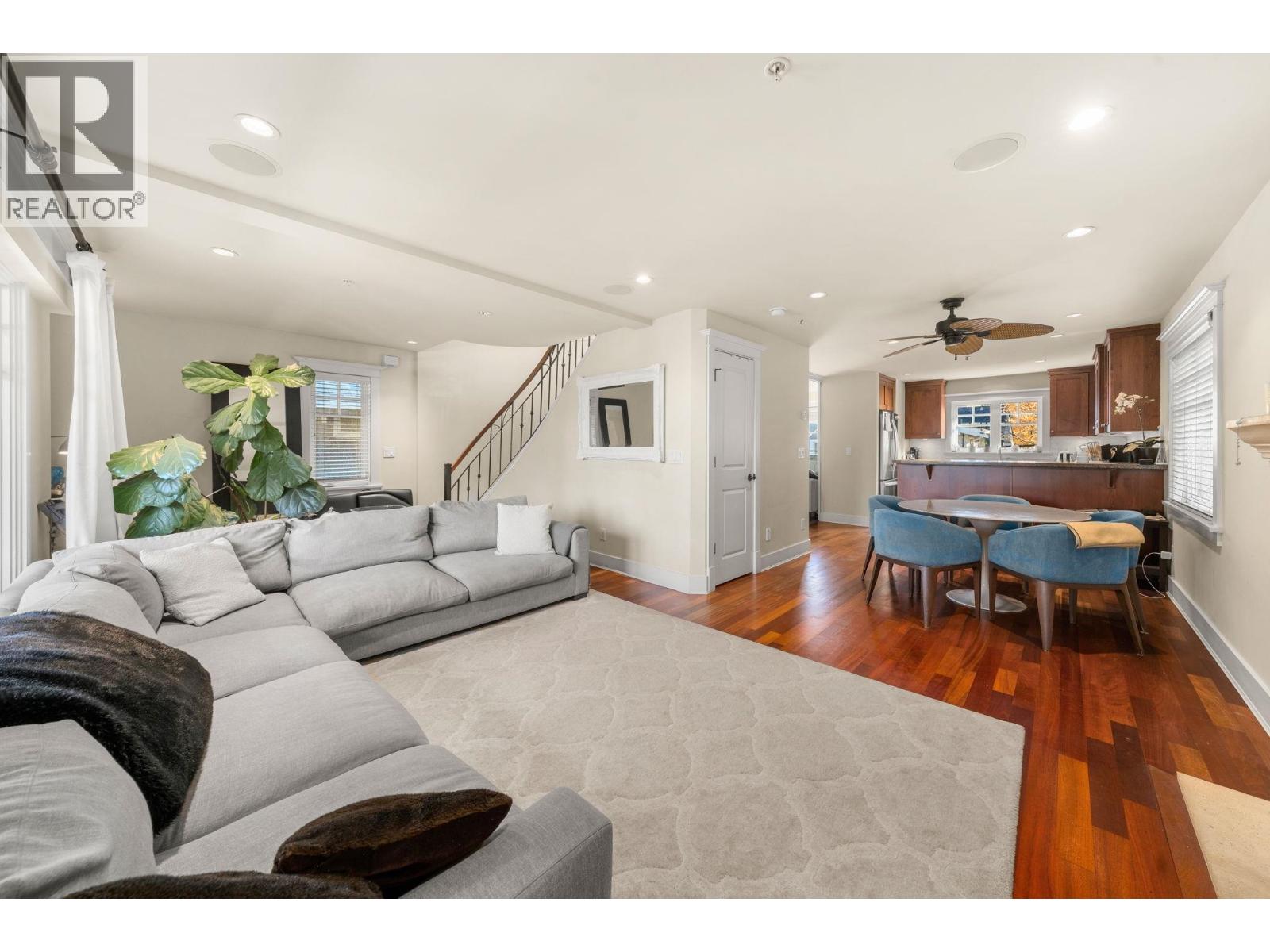 2216 Macdonald Street, Vancouver, British Columbia  V6K 3Y5 - Photo 3 - R3059193
