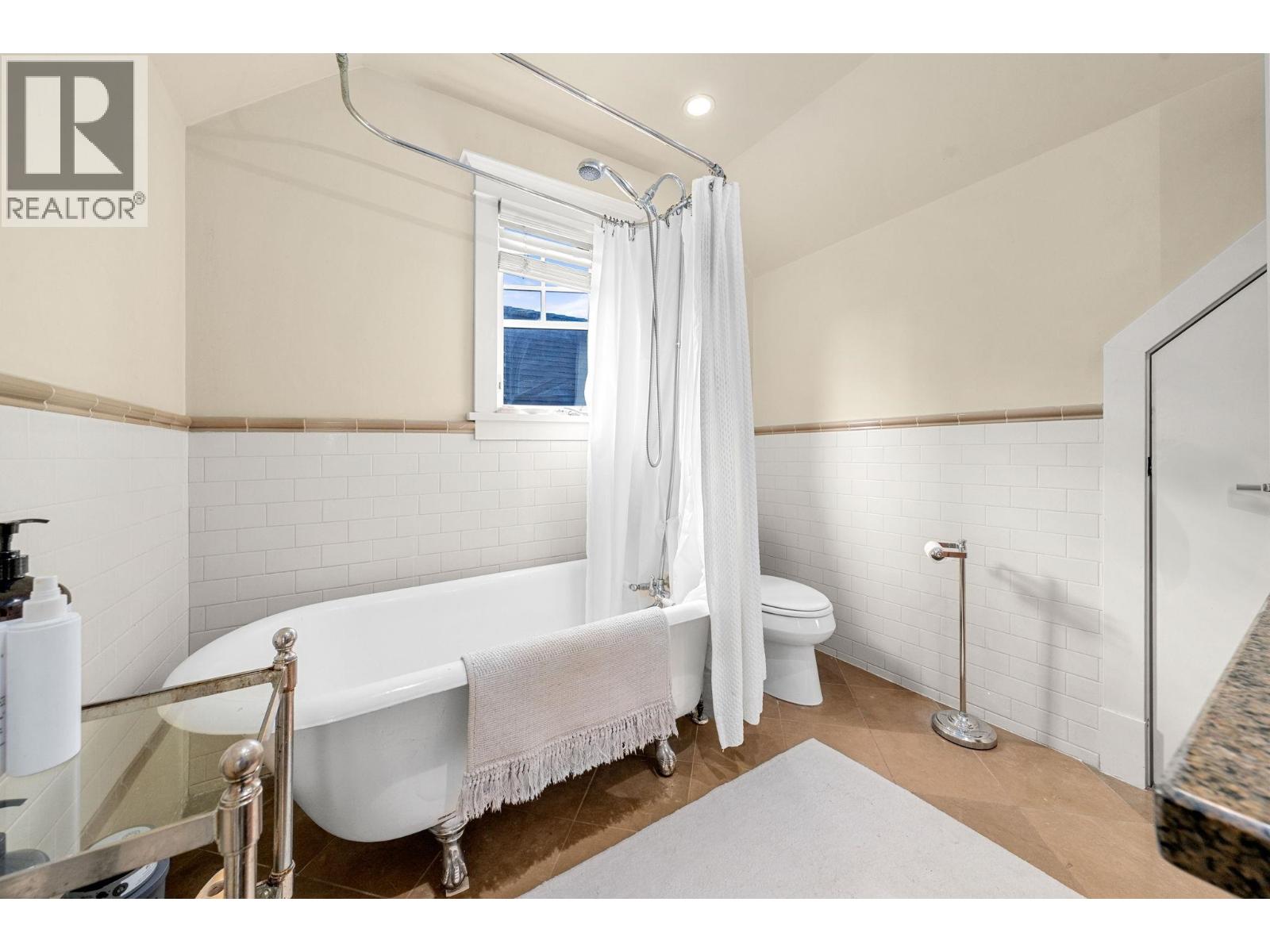 2216 Macdonald Street, Vancouver, British Columbia  V6K 3Y5 - Photo 33 - R3059193