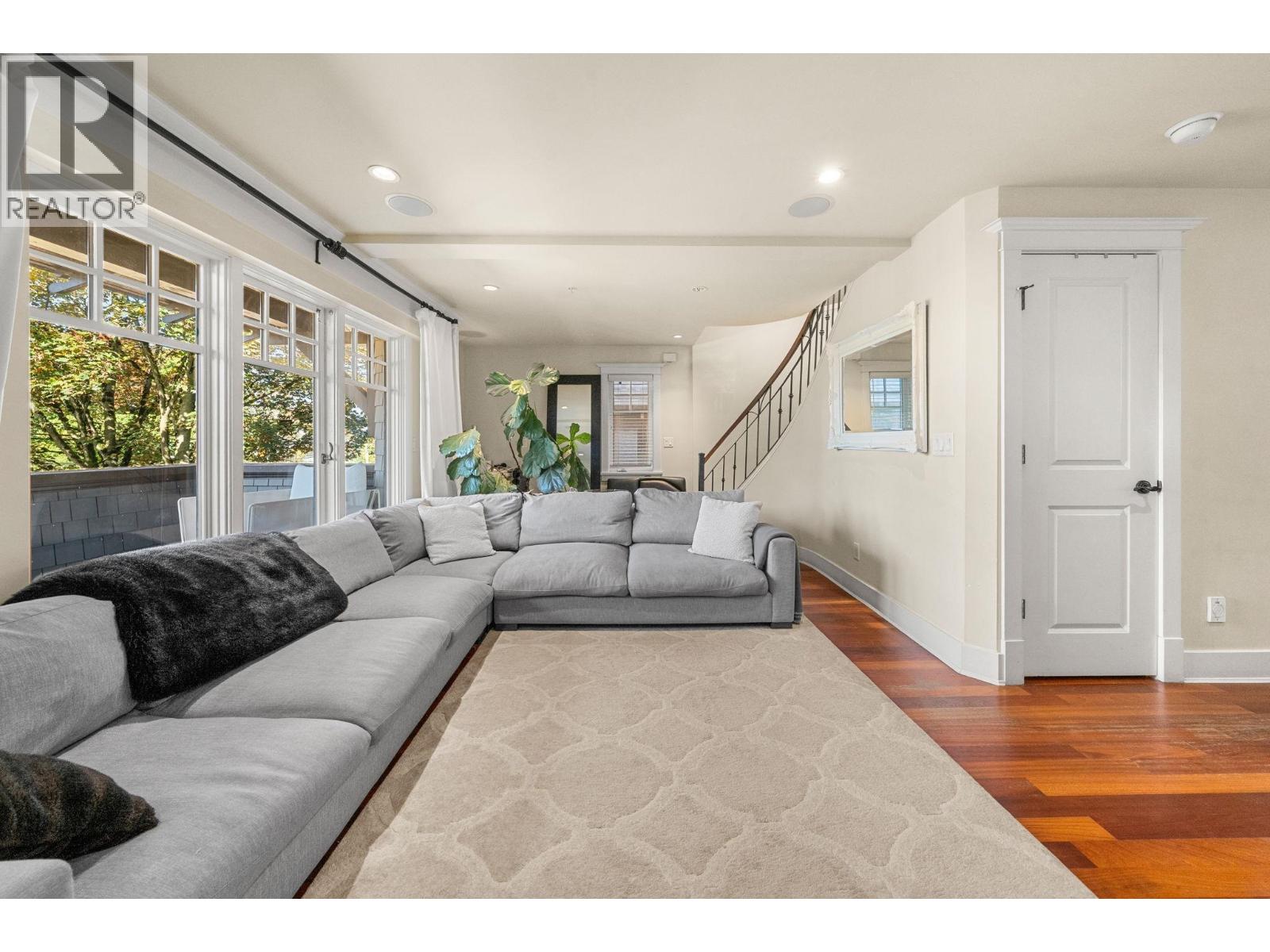 2216 Macdonald Street, Vancouver, British Columbia  V6K 3Y5 - Photo 4 - R3059193