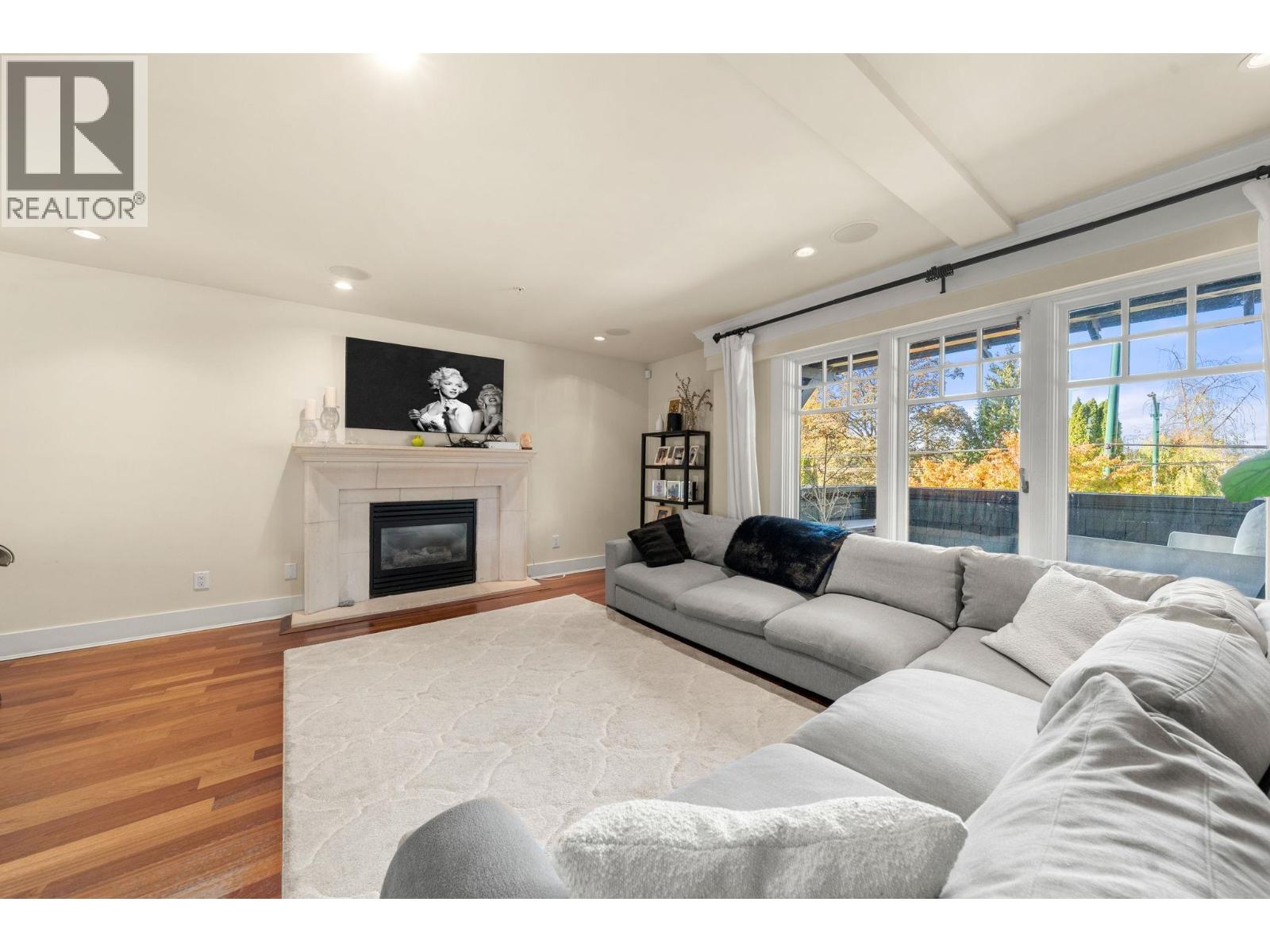 2216 Macdonald Street, Vancouver, British Columbia  V6K 3Y5 - Photo 5 - R3059193