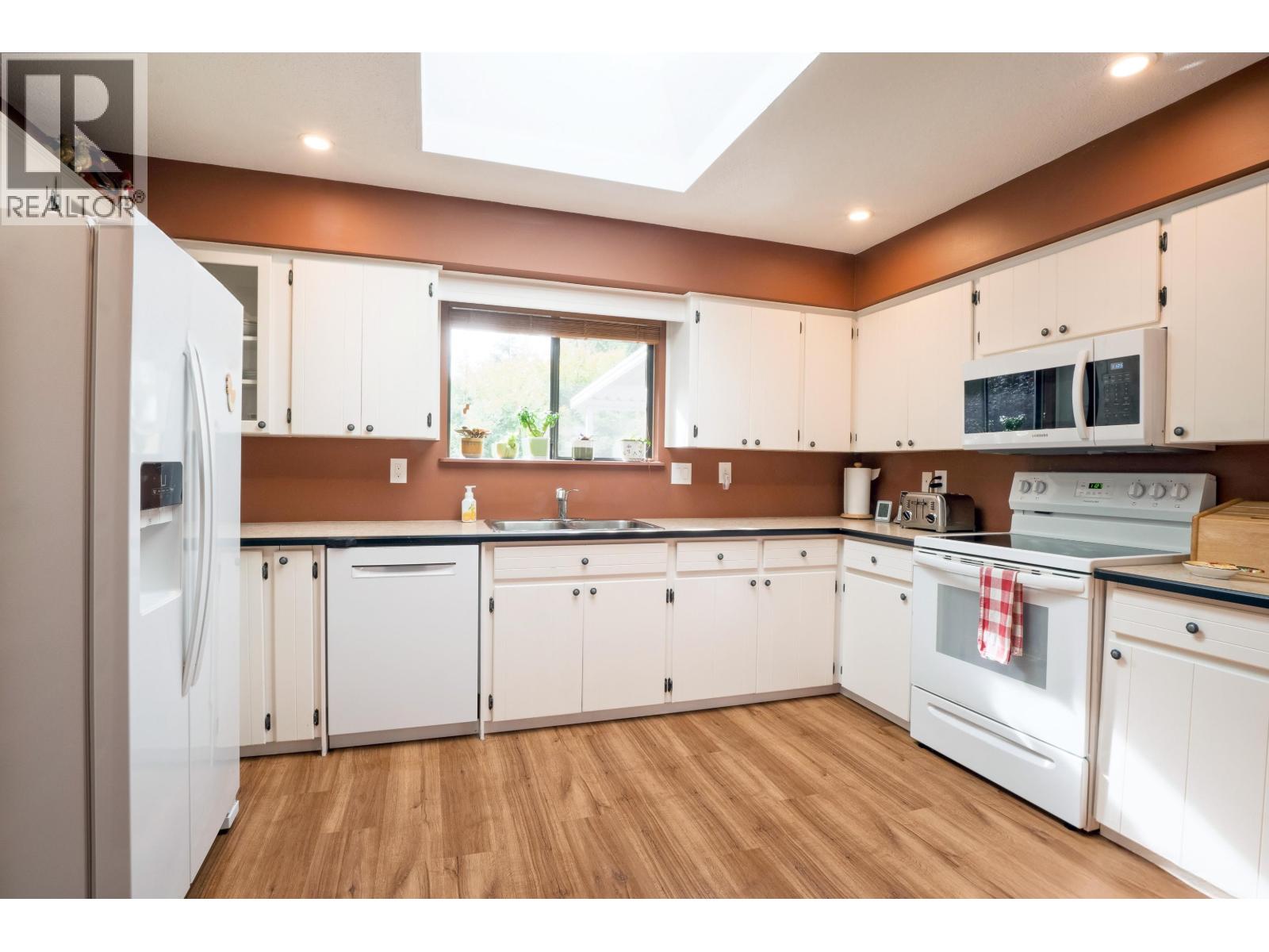 21056 Barker Avenue, Maple Ridge, British Columbia  V2X 8R6 - Photo 13 - R3059205