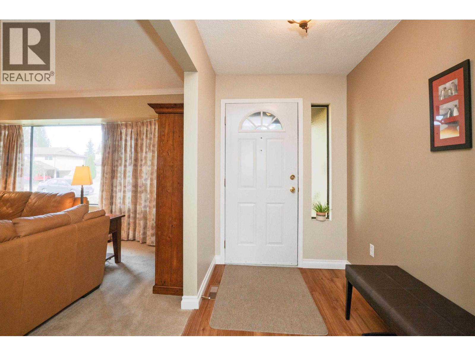21056 Barker Avenue, Maple Ridge, British Columbia  V2X 8R6 - Photo 2 - R3059205
