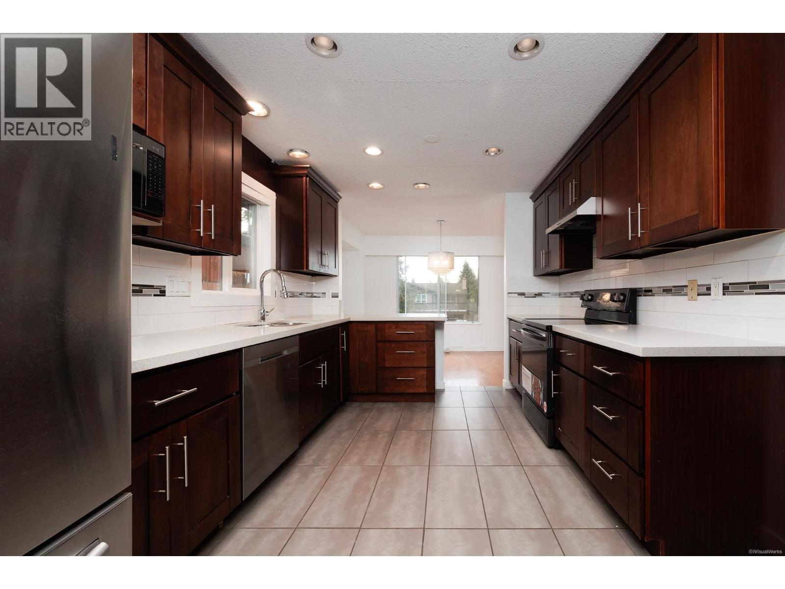 22xx King Albert Avenue, Coquitlam, British Columbia  V3J 1Z8 - Photo 4 - R3059206
