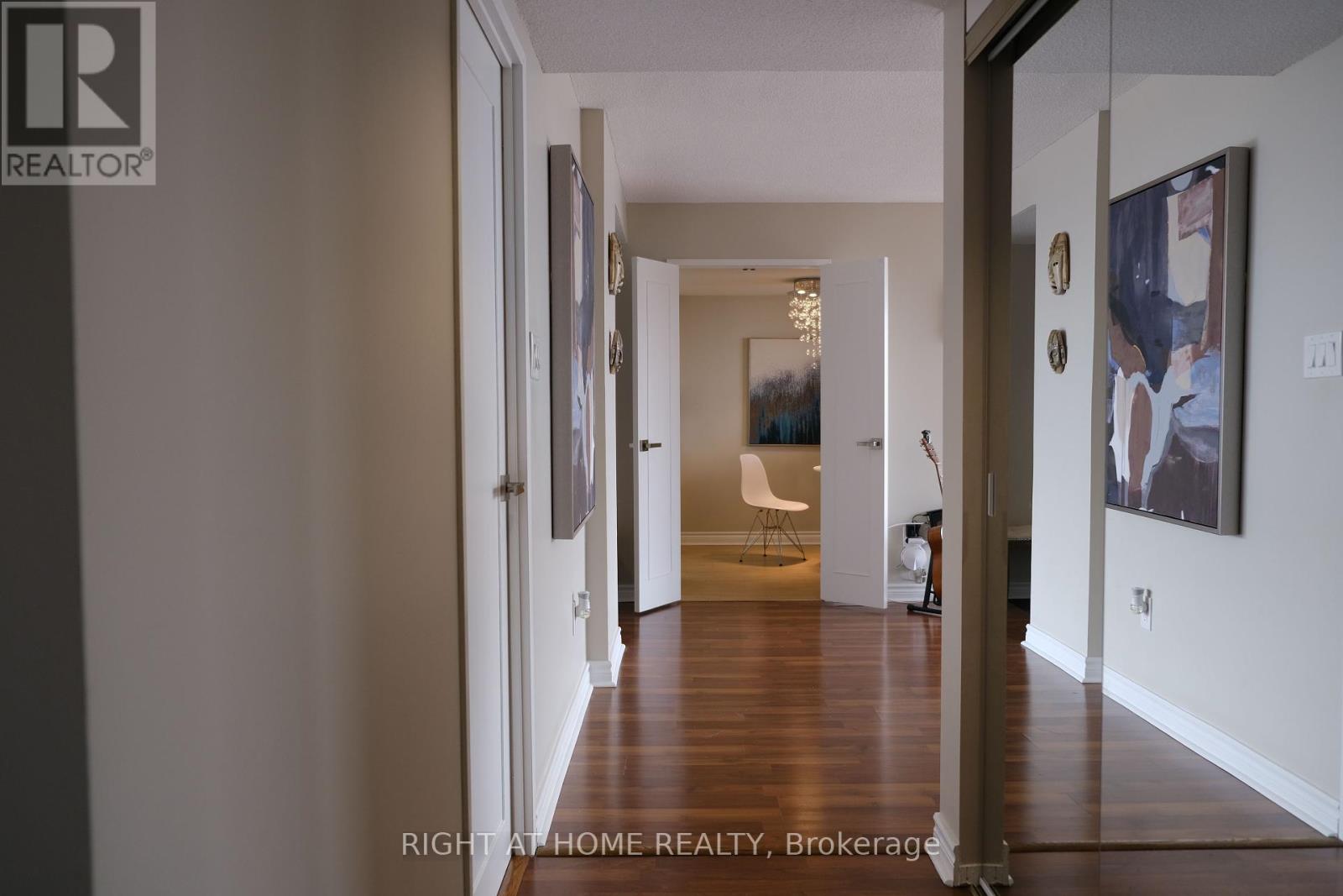 1009 - 20 Baif Boulevard, Richmond Hill, Ontario  L4C 8T1 - Photo 4 - N12466468