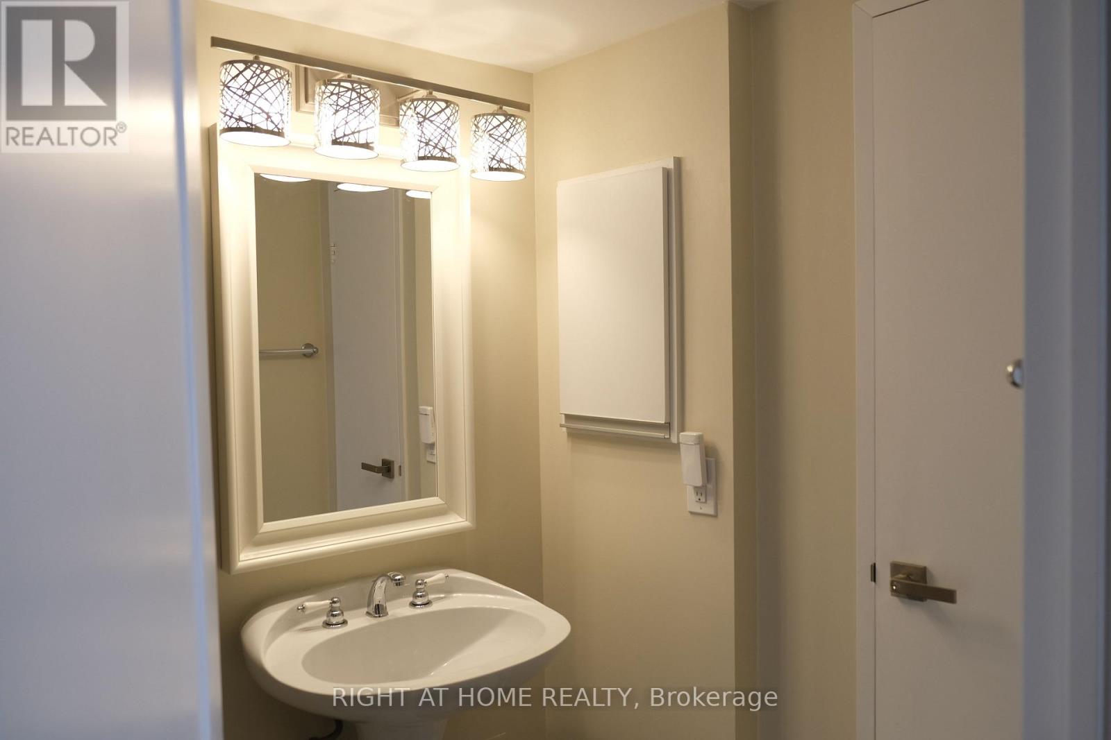 1009 - 20 Baif Boulevard, Richmond Hill, Ontario  L4C 8T1 - Photo 9 - N12466468
