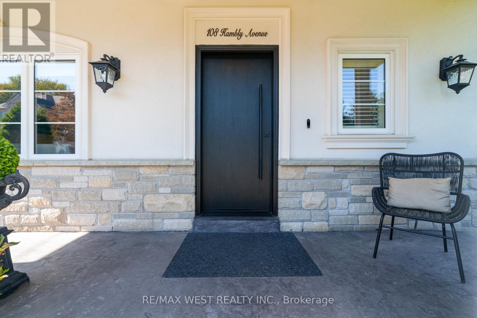108 Hambly Avenue, King, Ontario  L7B 1J1 - Photo 4 - N12466489