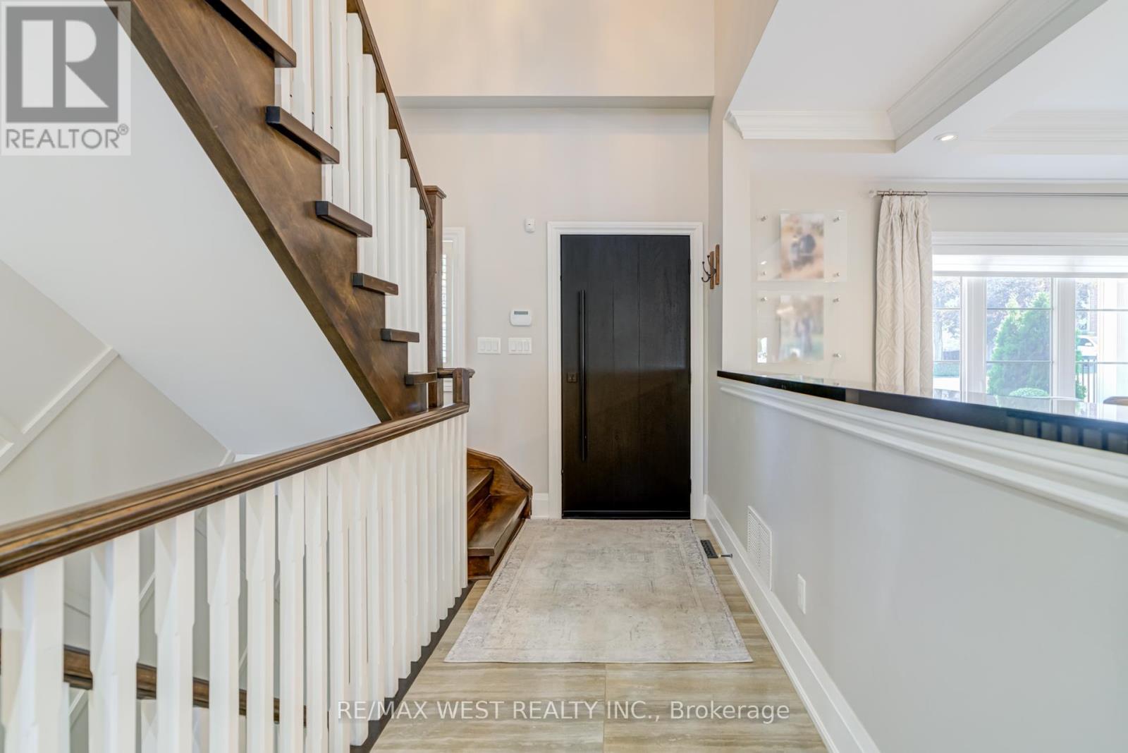 108 Hambly Avenue, King, Ontario  L7B 1J1 - Photo 5 - N12466489