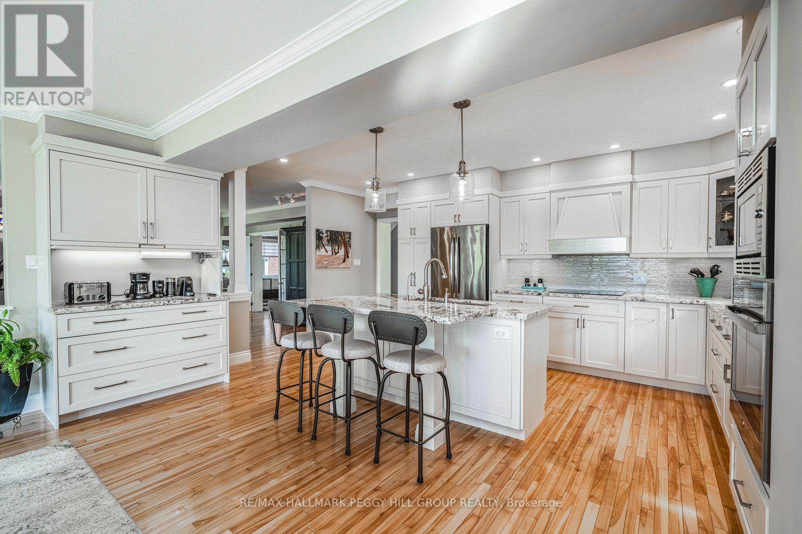 150 Collingwood Street, Barrie (Codrington), Ontario  L4M 5M3 - Photo 6 - S12466376