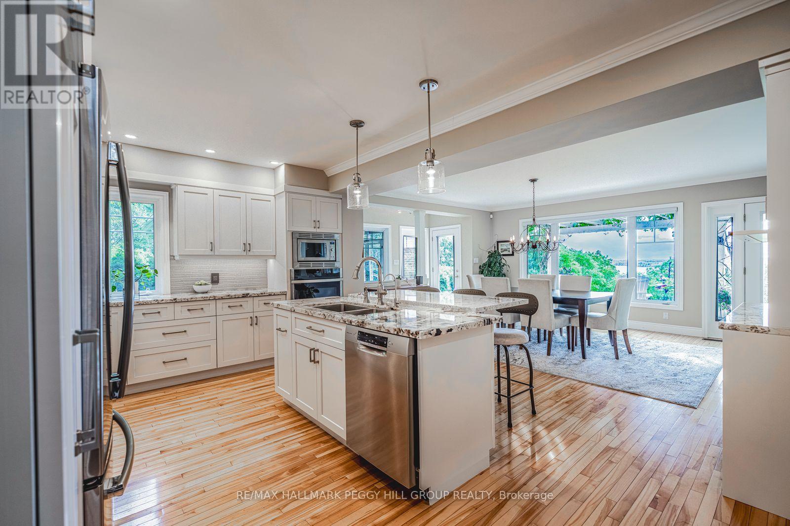 150 Collingwood Street, Barrie (Codrington), Ontario  L4M 5M3 - Photo 7 - S12466376