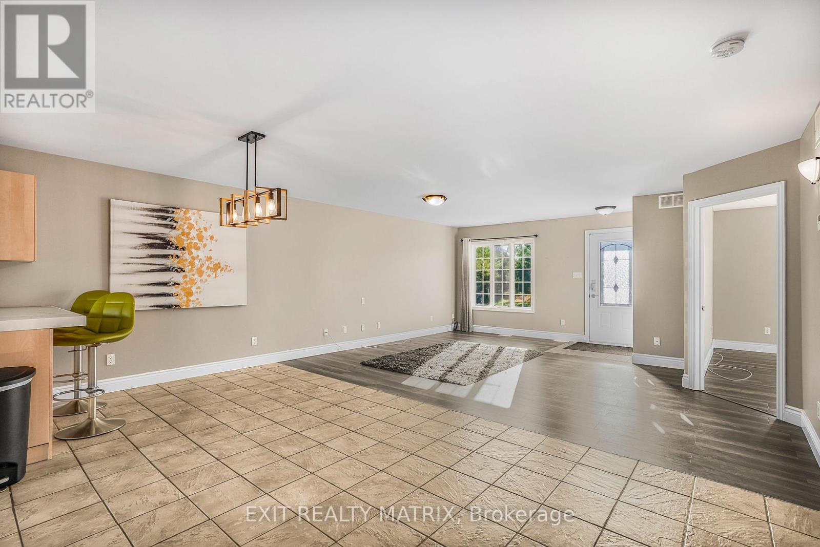 6 Telegraph Crescent, Alfred And Plantagenet, Ontario  K0B 1A0 - Photo 11 - X12466561