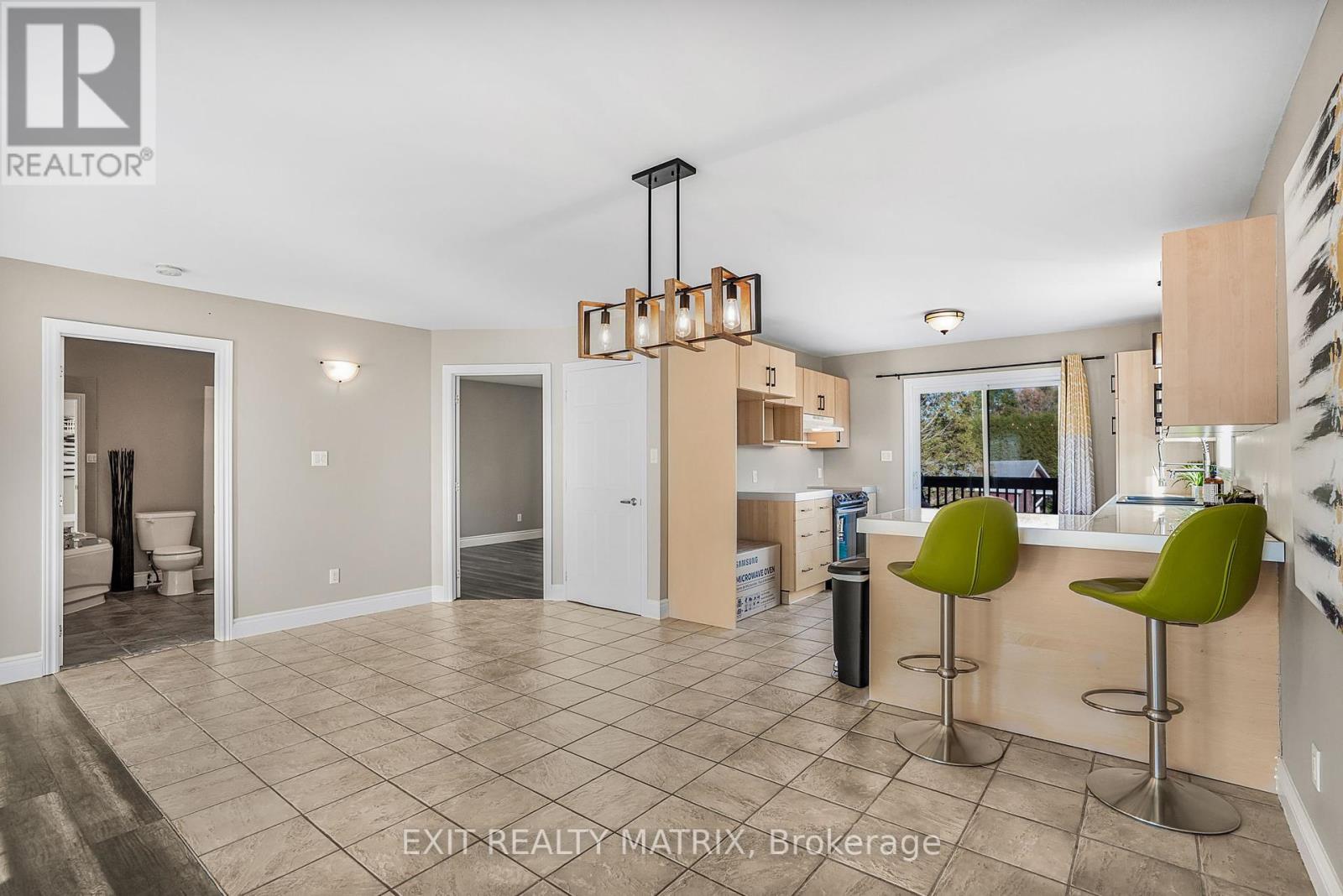 6 Telegraph Crescent, Alfred And Plantagenet, Ontario  K0B 1A0 - Photo 12 - X12466561