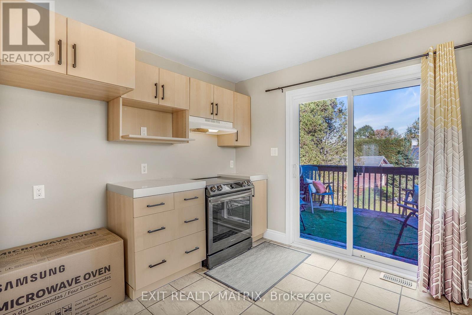 6 Telegraph Crescent, Alfred And Plantagenet, Ontario  K0B 1A0 - Photo 16 - X12466561