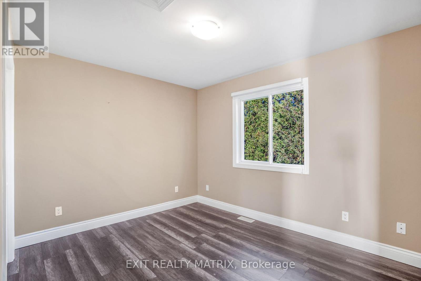 6 Telegraph Crescent, Alfred And Plantagenet, Ontario  K0B 1A0 - Photo 20 - X12466561