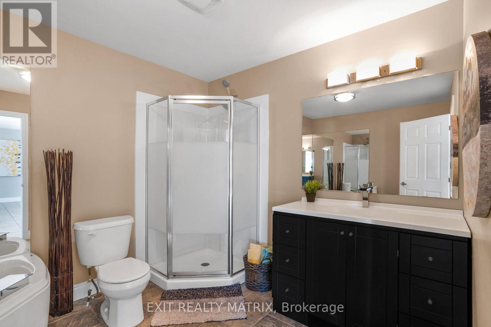 6 Telegraph Crescent, Alfred And Plantagenet, Ontario  K0B 1A0 - Photo 21 - X12466561