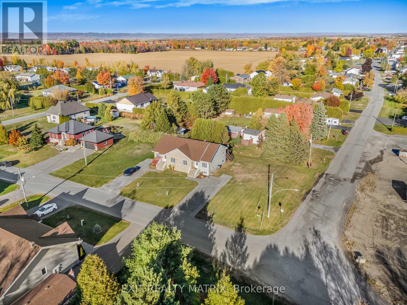 6 Telegraph Crescent, Alfred And Plantagenet, Ontario  K0B 1A0 - Photo 37 - X12466561