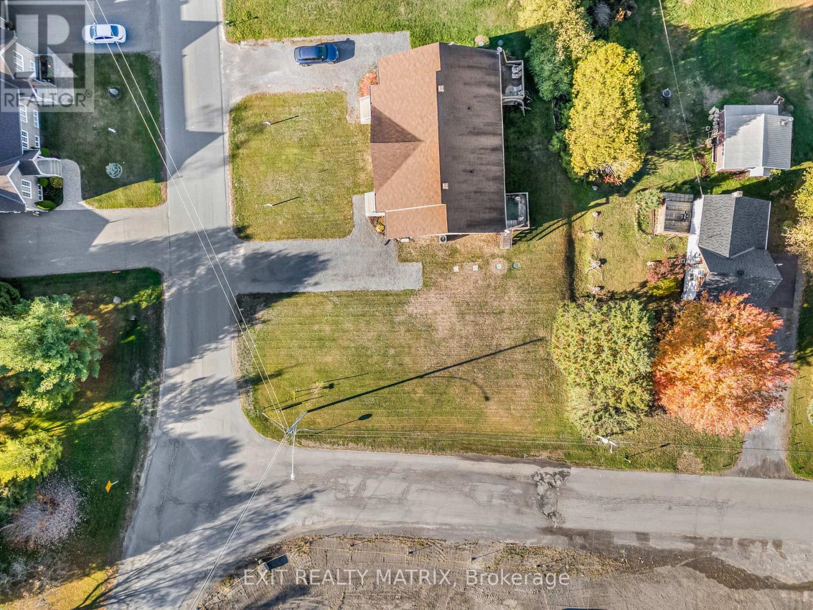 6 Telegraph Crescent, Alfred And Plantagenet, Ontario  K0B 1A0 - Photo 39 - X12466561