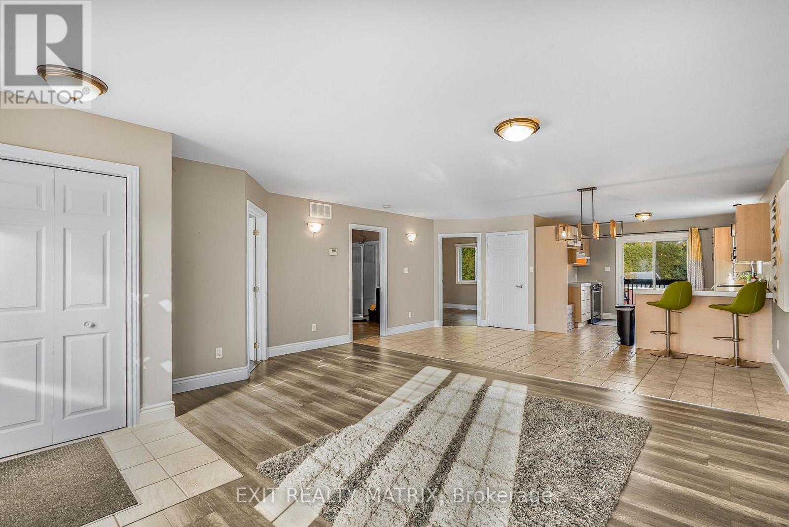 6 Telegraph Crescent, Alfred And Plantagenet, Ontario  K0B 1A0 - Photo 5 - X12466561