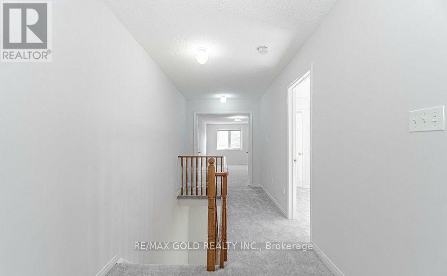 69 Portrush Trail, Brampton, Ontario  L6X 0R2 - Photo 18 - W12466363
