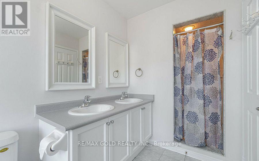 69 Portrush Trail, Brampton, Ontario  L6X 0R2 - Photo 23 - W12466363