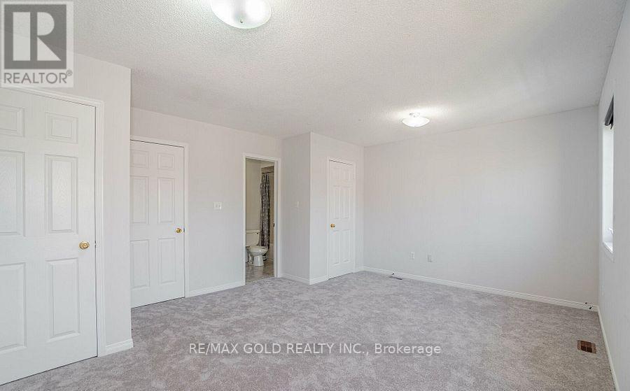 69 Portrush Trail, Brampton, Ontario  L6X 0R2 - Photo 27 - W12466363