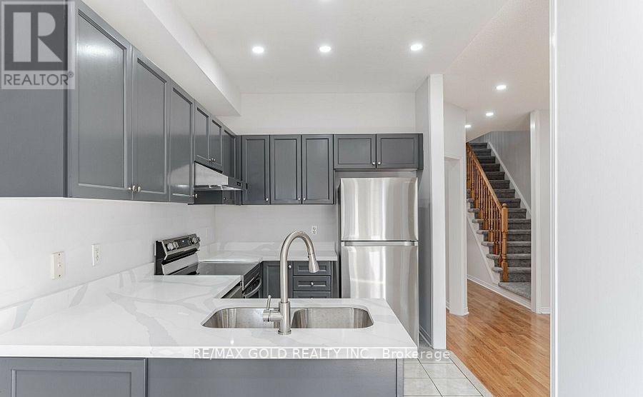 69 Portrush Trail, Brampton, Ontario  L6X 0R2 - Photo 9 - W12466363