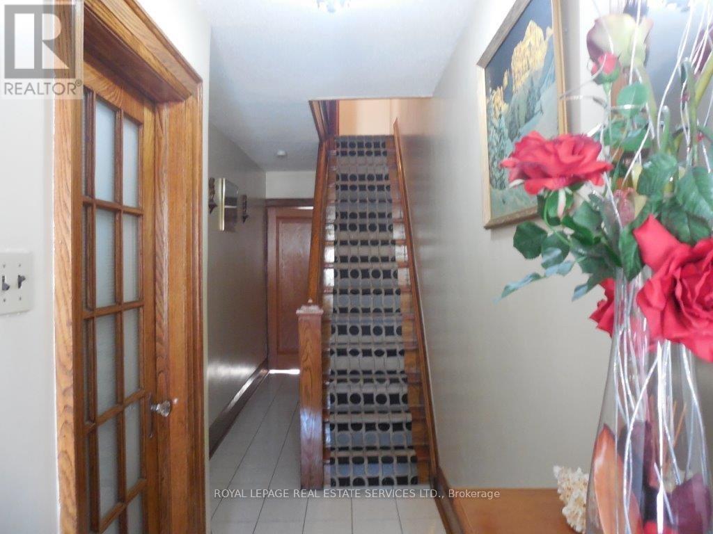 430 Symington Avenue, Toronto, Ontario  M6N 2W5 - Photo 3 - W12466379