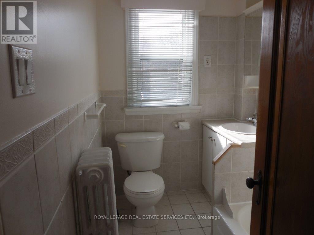 430 Symington Avenue, Toronto, Ontario  M6N 2W5 - Photo 9 - W12466379