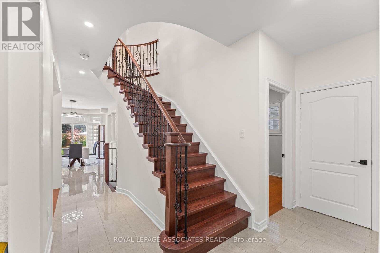 88 Showboat Crescent, Brampton, Ontario  L6V 4R4 - Photo 12 - W12466416