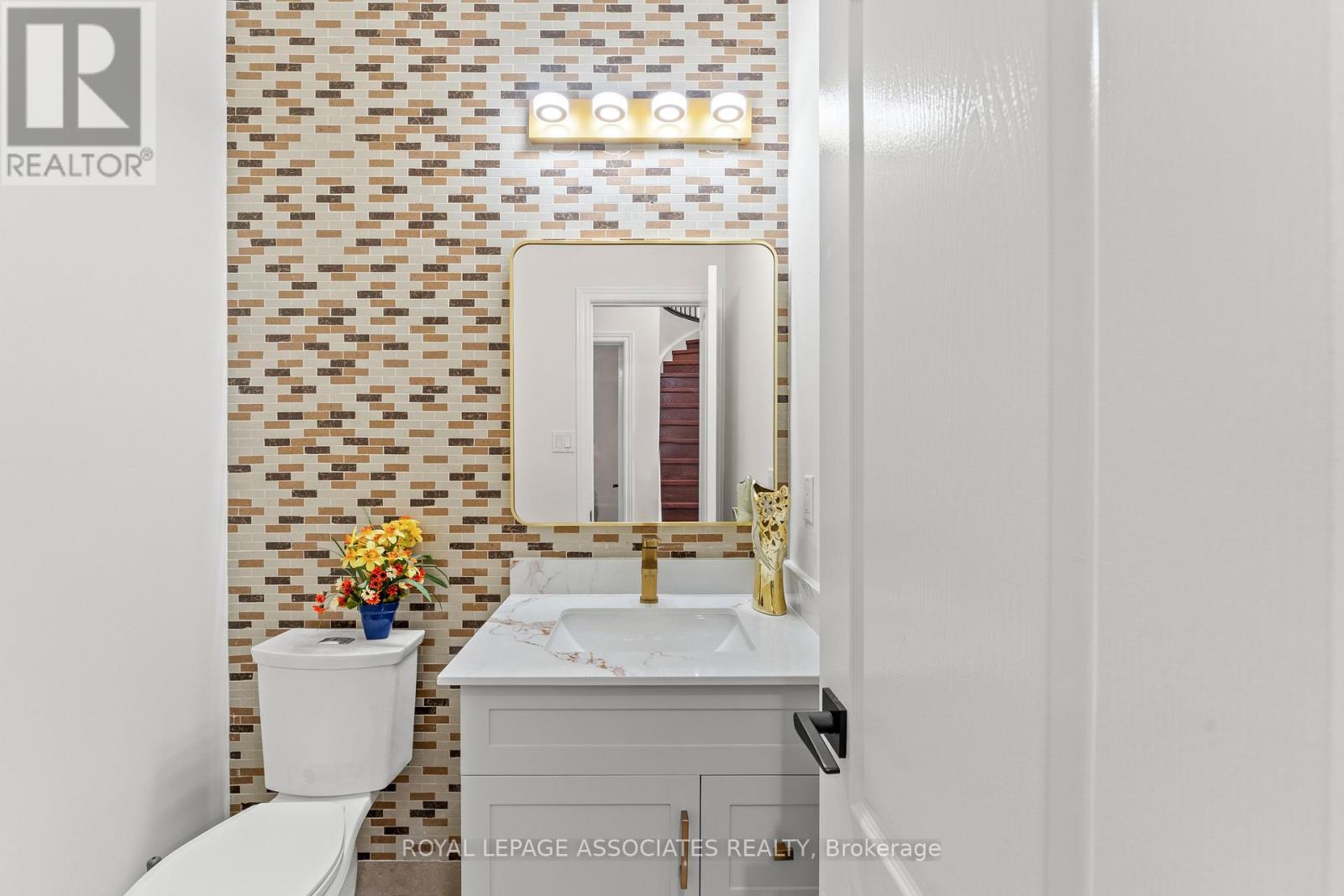 88 Showboat Crescent, Brampton, Ontario  L6V 4R4 - Photo 14 - W12466416