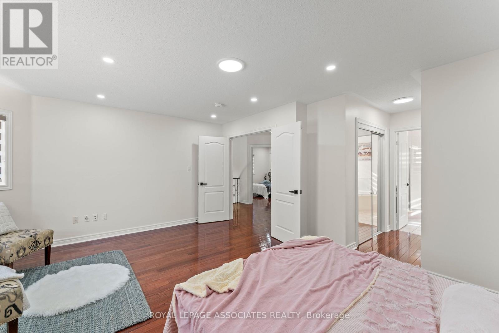 88 Showboat Crescent, Brampton, Ontario  L6V 4R4 - Photo 19 - W12466416