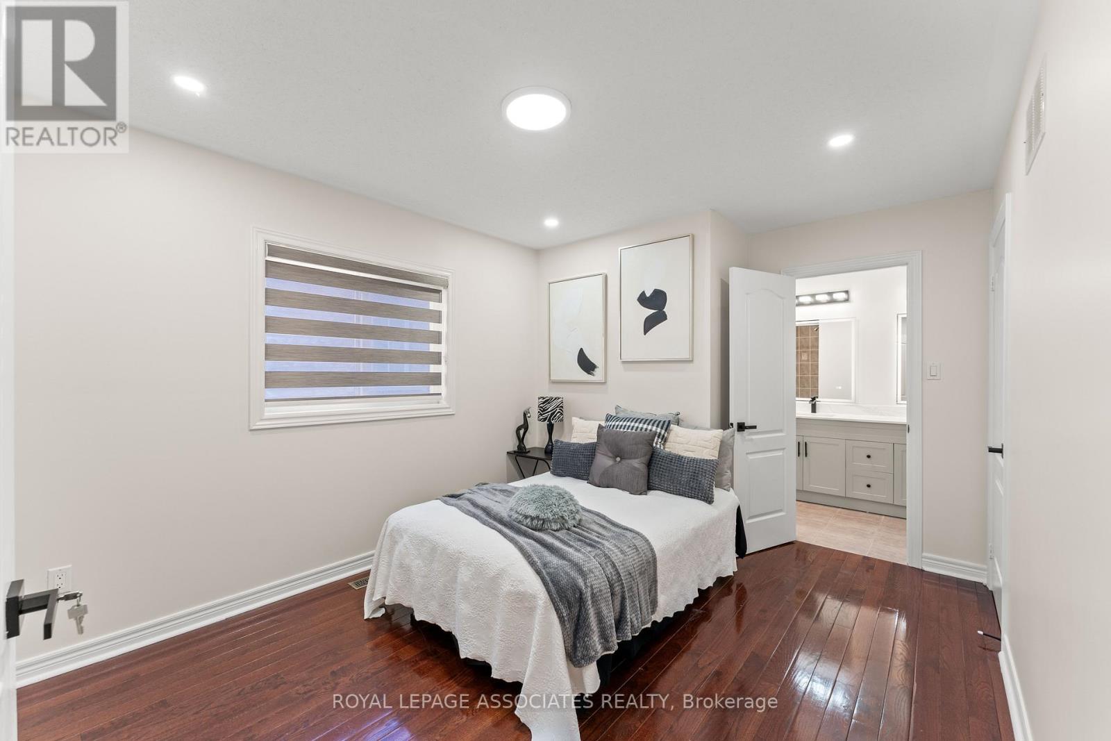 88 Showboat Crescent, Brampton, Ontario  L6V 4R4 - Photo 21 - W12466416