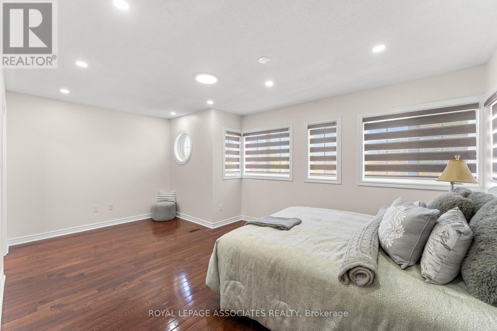 88 Showboat Crescent, Brampton, Ontario  L6V 4R4 - Photo 25 - W12466416