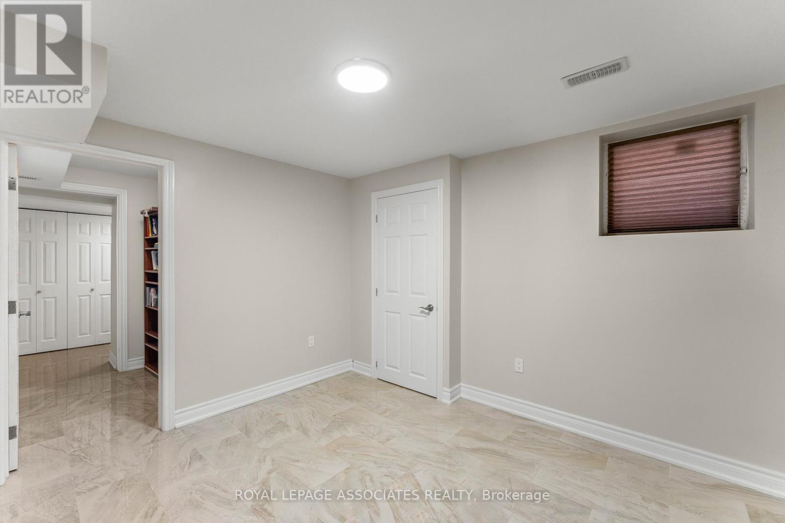 88 Showboat Crescent, Brampton, Ontario  L6V 4R4 - Photo 33 - W12466416