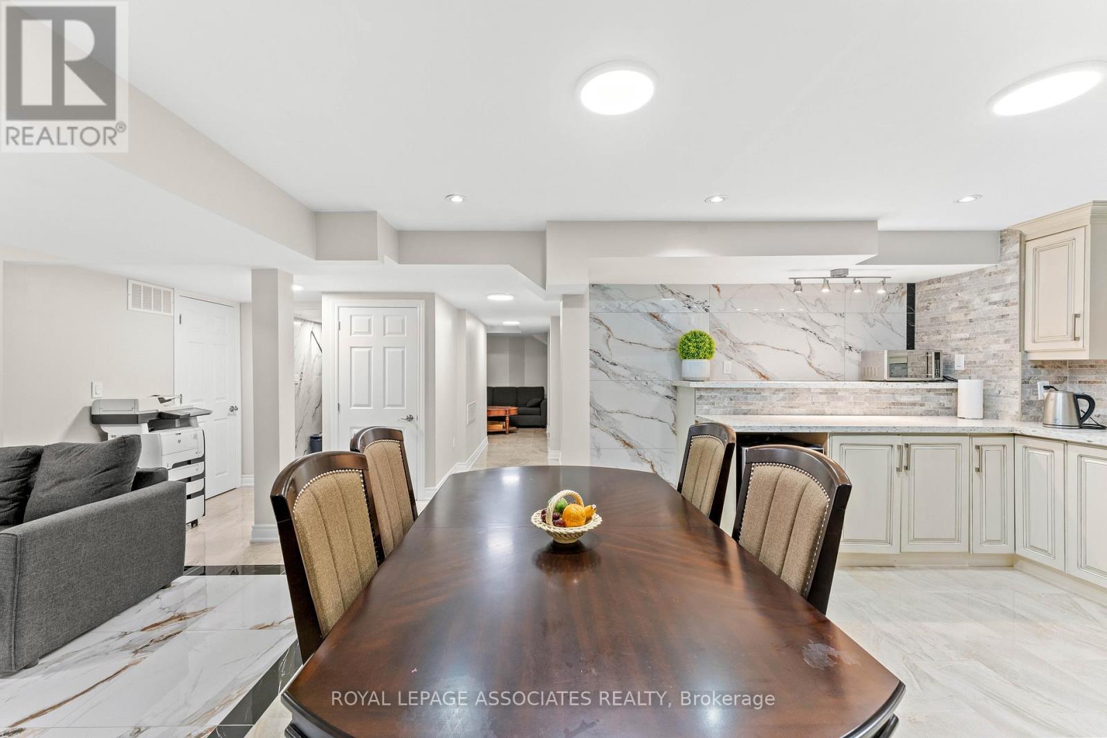 88 Showboat Crescent, Brampton, Ontario  L6V 4R4 - Photo 40 - W12466416