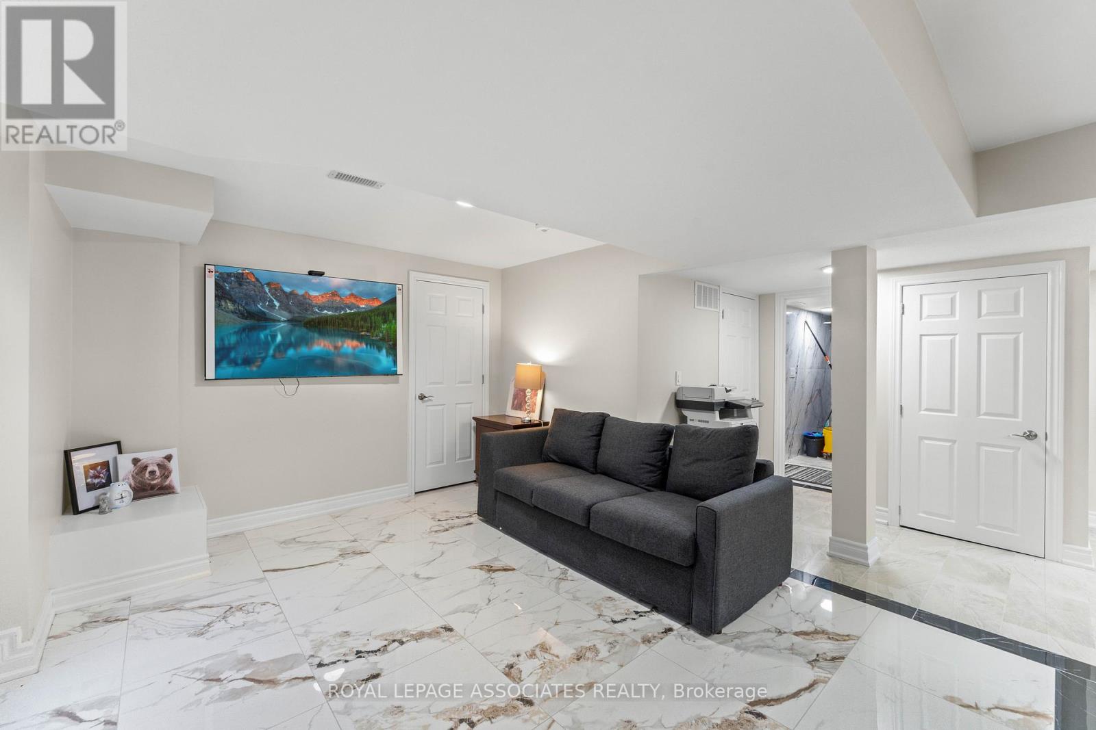 88 Showboat Crescent, Brampton, Ontario  L6V 4R4 - Photo 44 - W12466416
