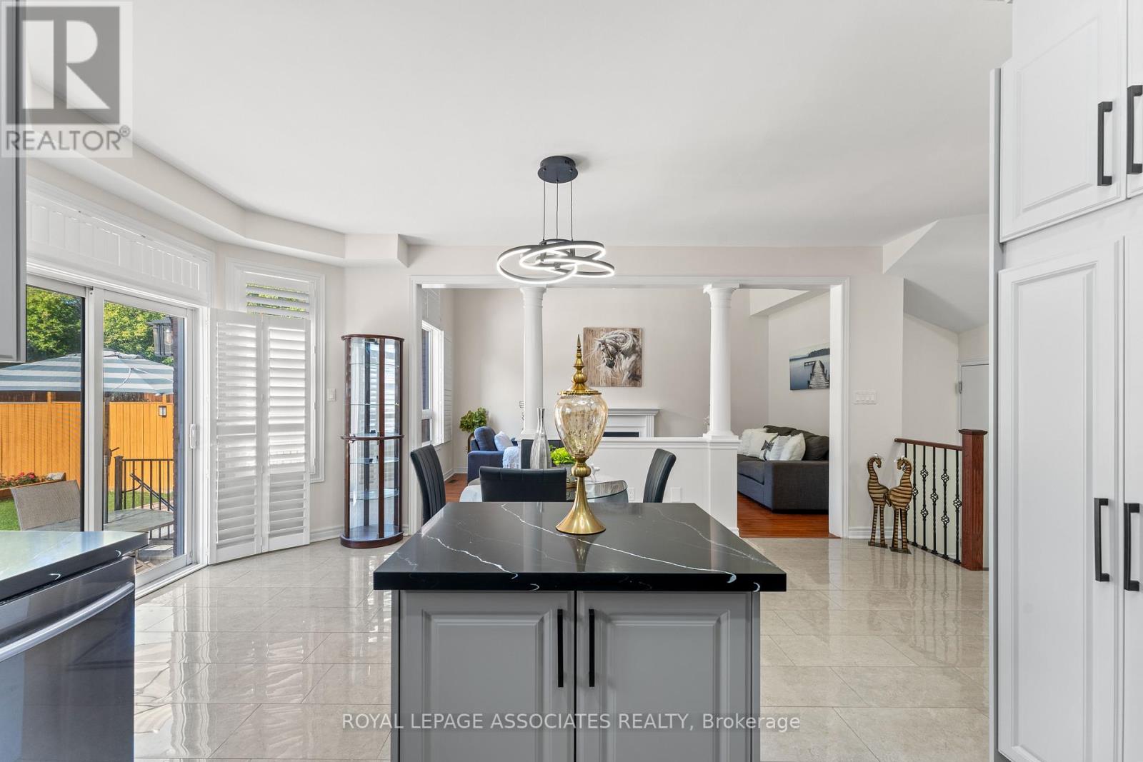 88 Showboat Crescent, Brampton, Ontario  L6V 4R4 - Photo 9 - W12466416
