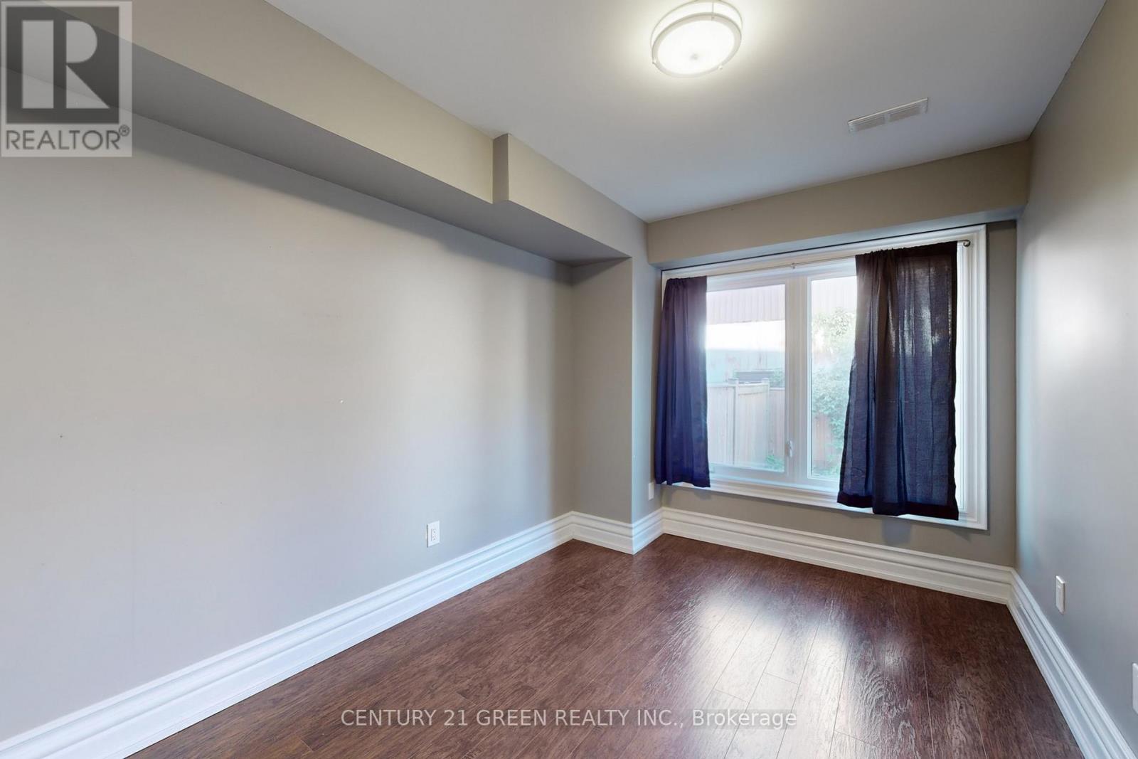 D - 1 Chisholm Street, Orangeville, Ontario  L9W 1R3 - Photo 32 - W12466427