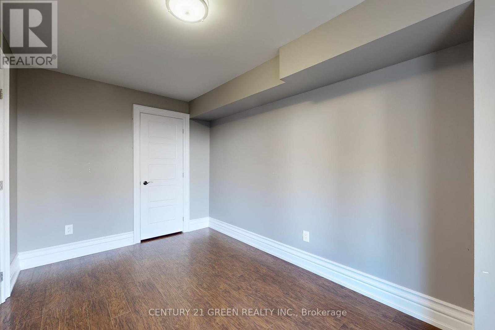 D - 1 Chisholm Street, Orangeville, Ontario  L9W 1R3 - Photo 33 - W12466427