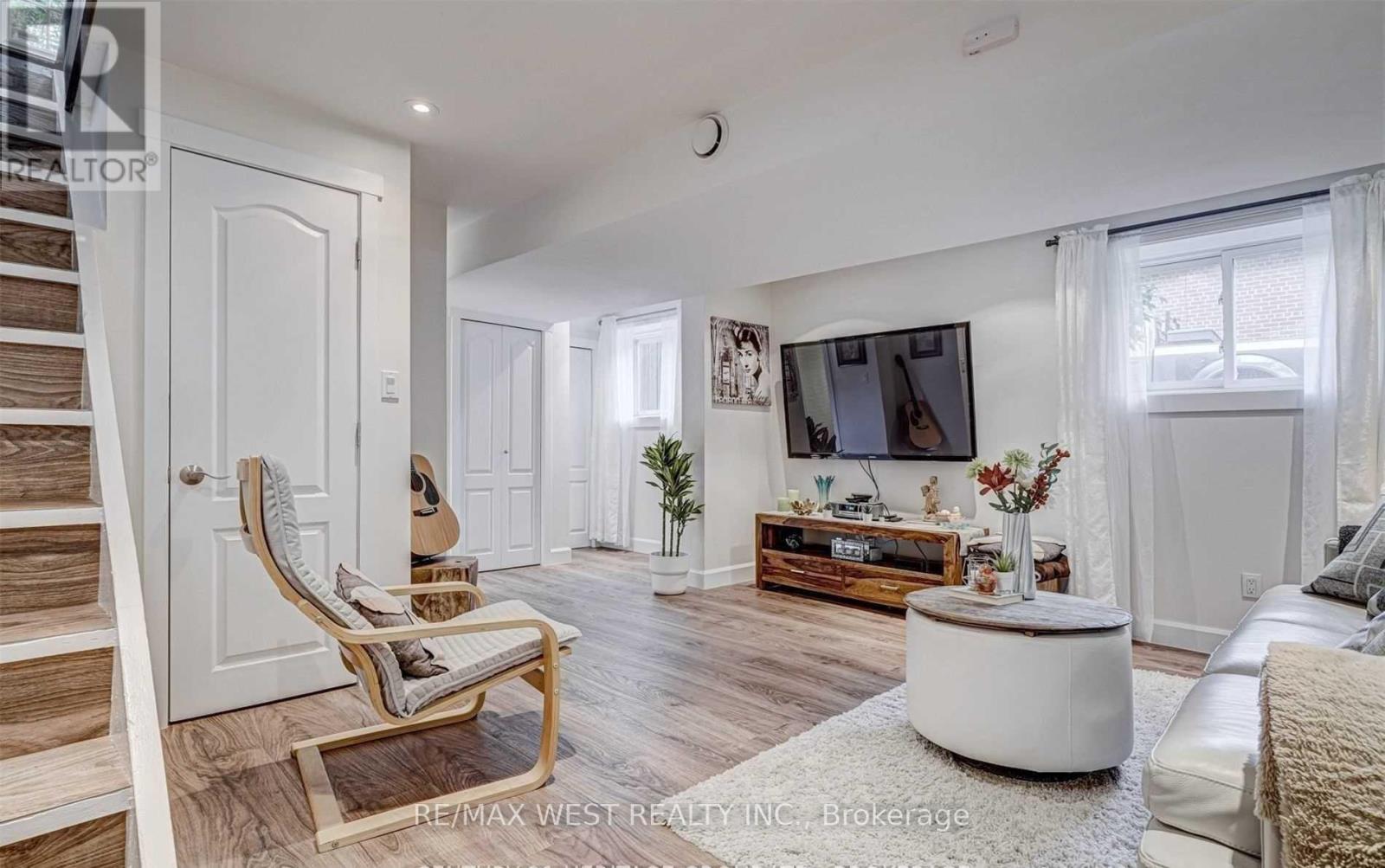 92 Lake Crescent, Toronto, Ontario  M8V 1W1 - Photo 12 - W12466450